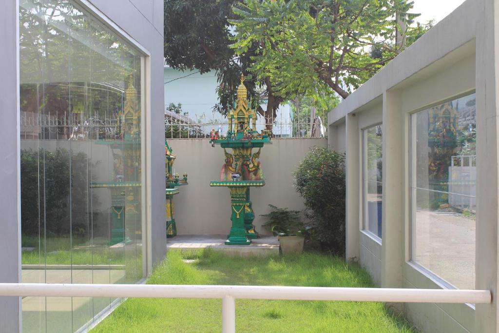 Utd Apartments Sukhumvit Ban Khlong Nang Li Екстериор снимка