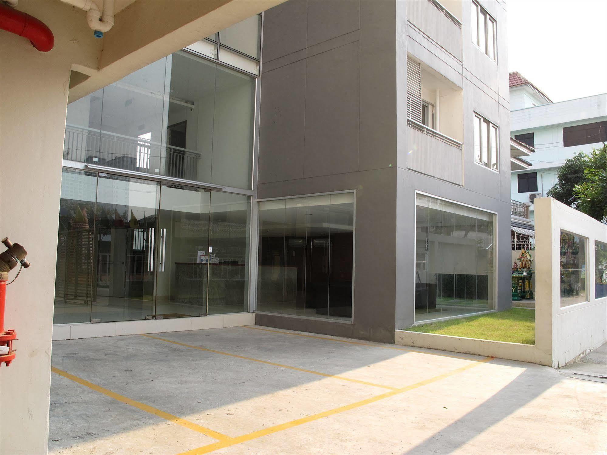 Utd Apartments Sukhumvit Ban Khlong Nang Li Екстериор снимка